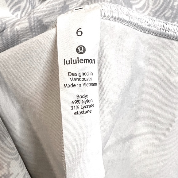 Lululemon Crop Leggings - Picture 5 of 5